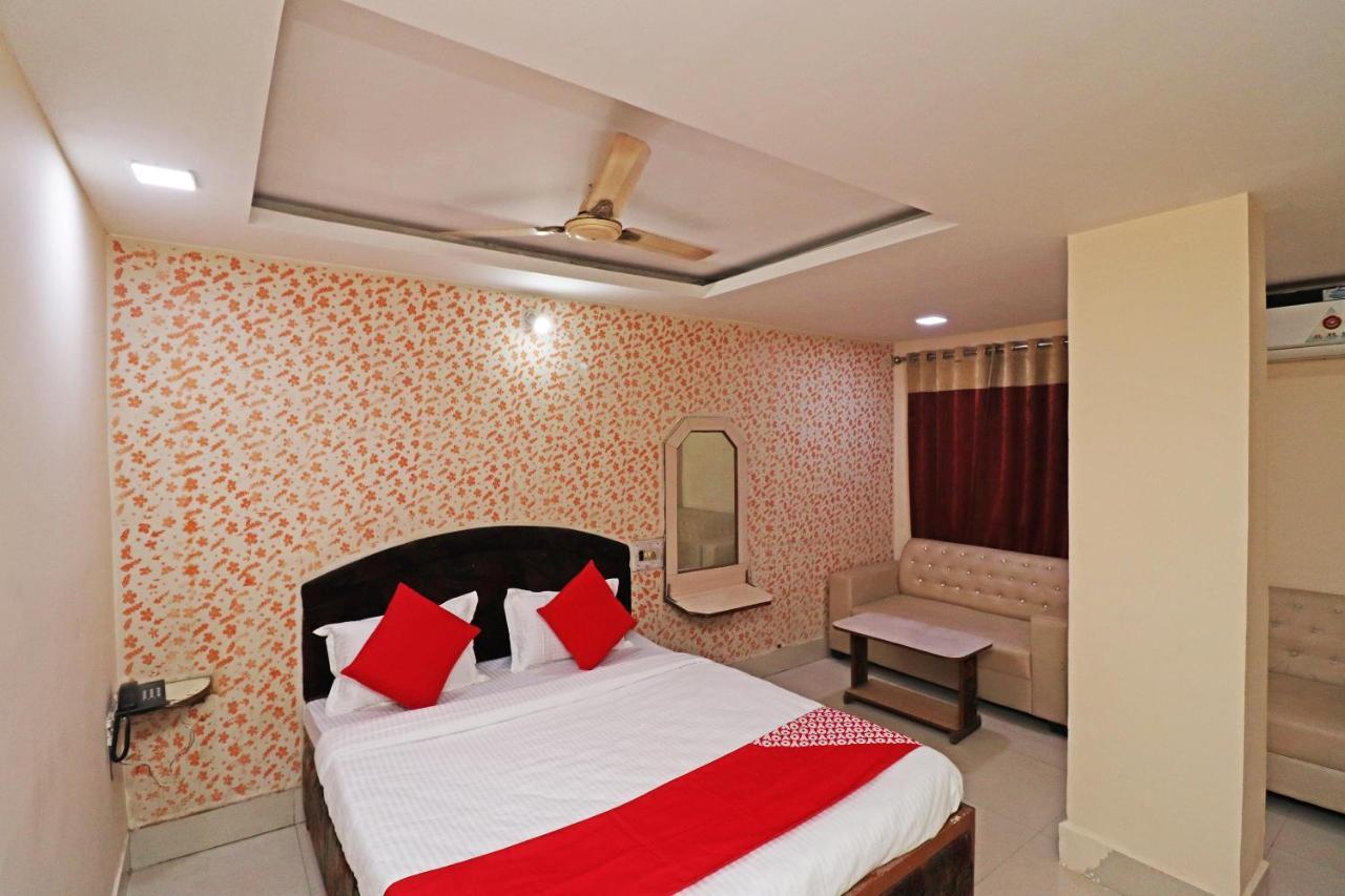 Oyo 39838 Riverside Hotell Bilāspur Exteriör bild